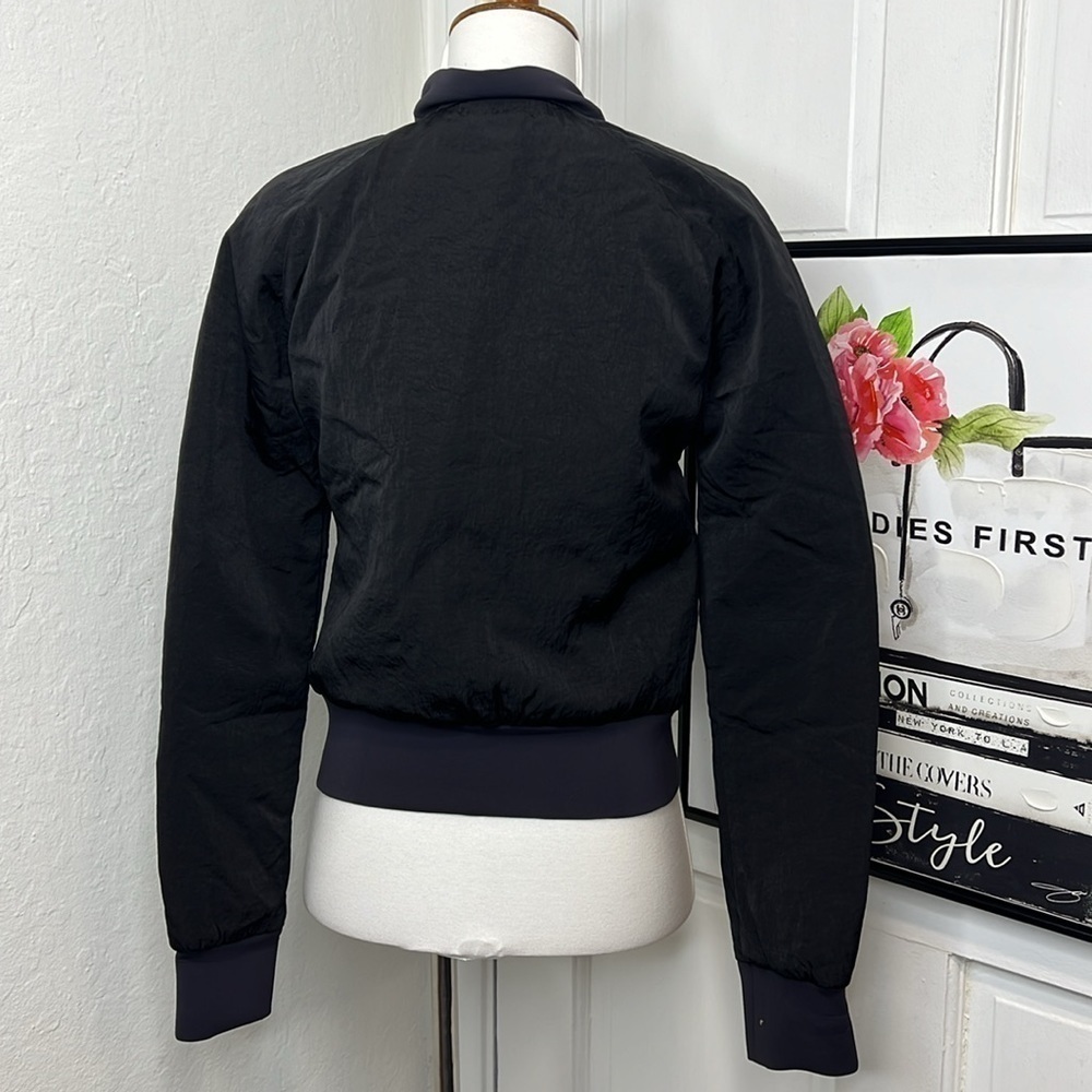 Lululemon Black Non-Stop Reversible Bomber Jacket Size 2 - Picture 6 of 13